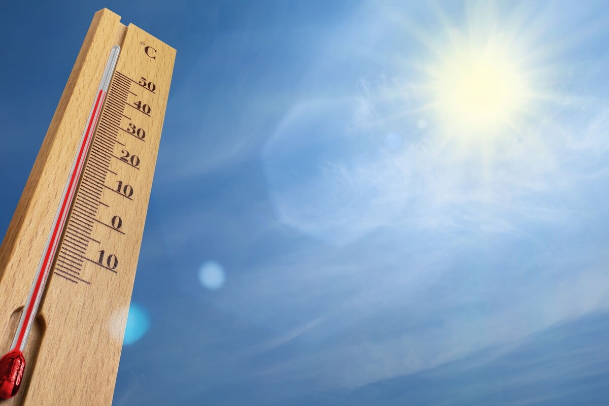Thermometer en zon